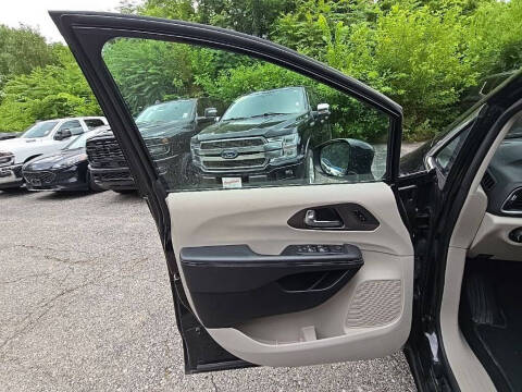 2024 Chrysler Pacifica Touring L