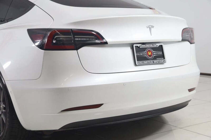 2021 Tesla Model 3 Standard Range Plus