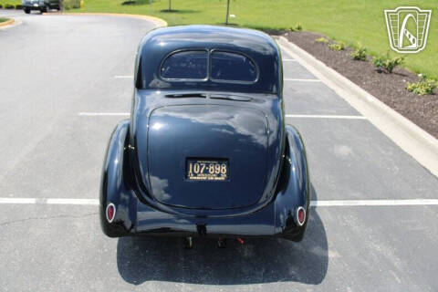 1938 Ford Deluxe