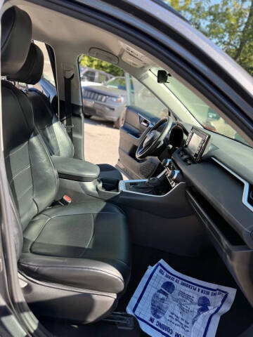 2021 Toyota RAV4 XLE