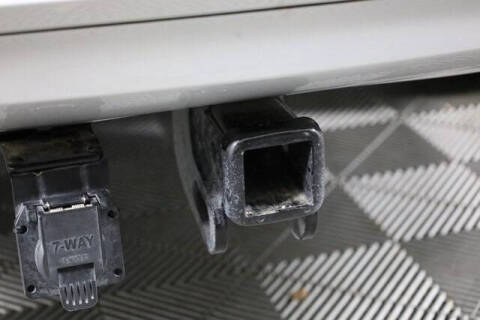 2019 Honda Pilot Touring w/Rear Captain's Chairs