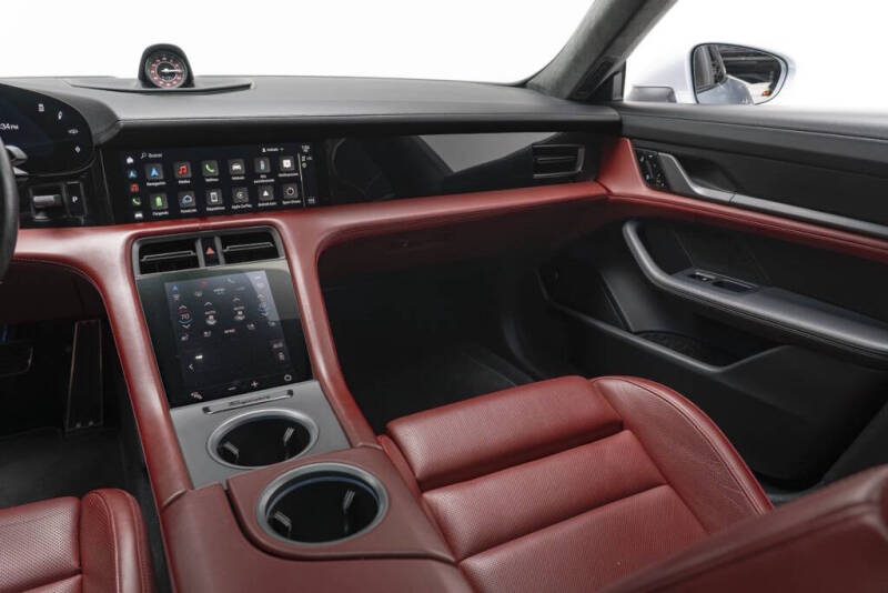 2020 Porsche Taycan Turbo