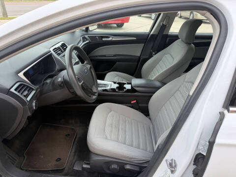 2016 Ford Fusion S
