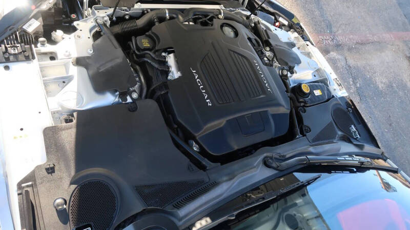 2020 Jaguar F-TYPE R