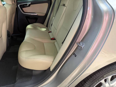 2016 Volvo XC60 T5 Drive-E Premier