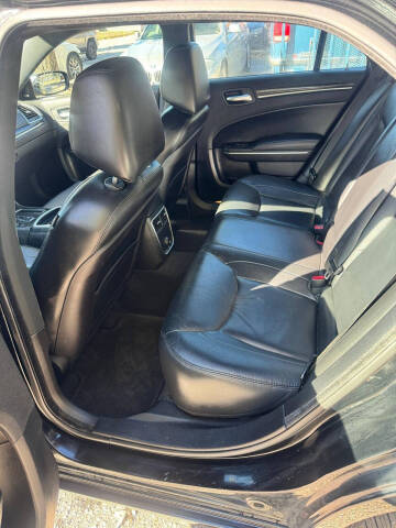 2011 Chrysler 300 Limited