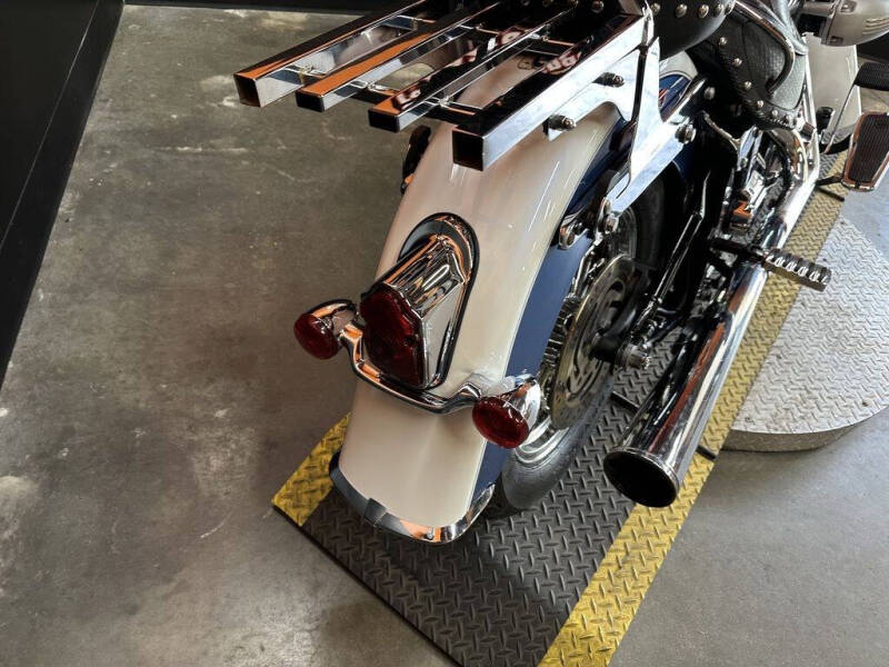 2005 Harley-Davidson FLSTN - Softail Deluxe