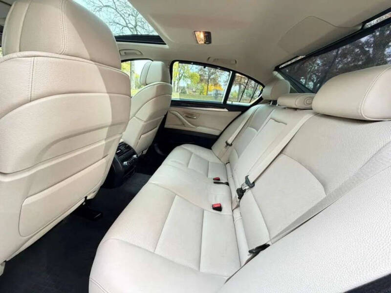 2012 BMW 5 Series 550i xDrive