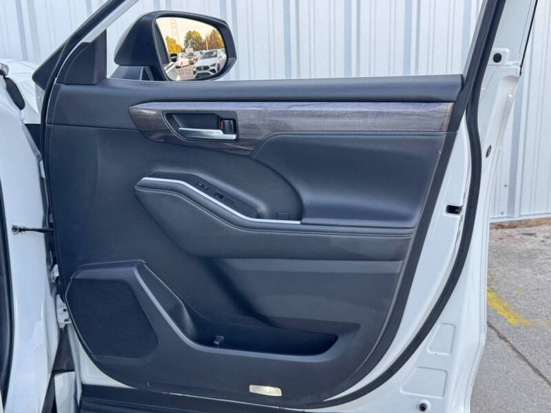 2022 Toyota Highlander Platinum