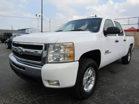 2010 Chevrolet Silverado 1500 for sale at AJA AUTO SALES INC in South Houston TX