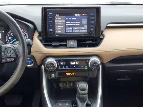 2022 Toyota RAV4 Hybrid XLE