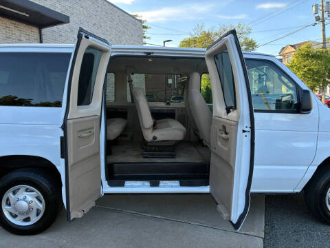 2013 Ford E-Series E-350 SD XLT