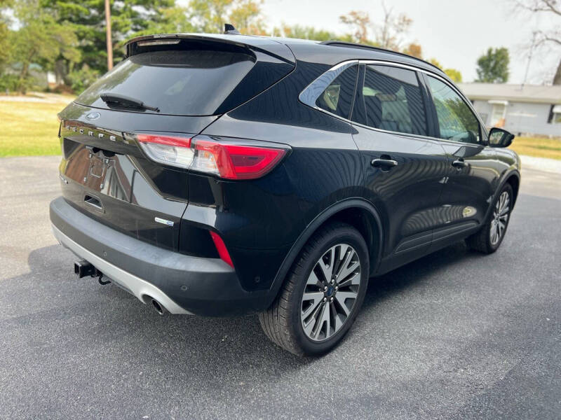 2020 Ford Escape Titanium photo 7