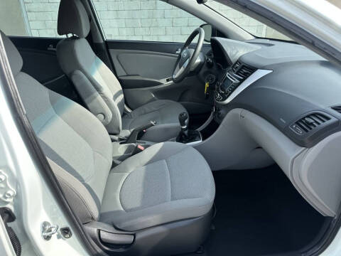 2012 Hyundai Accent GS