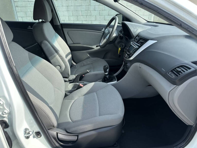 2012 Hyundai Accent GS