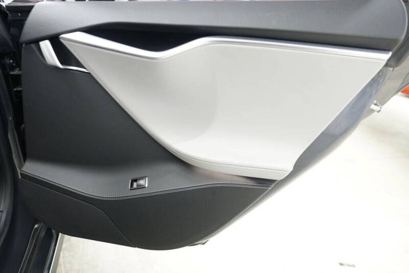 2015 Tesla Model S