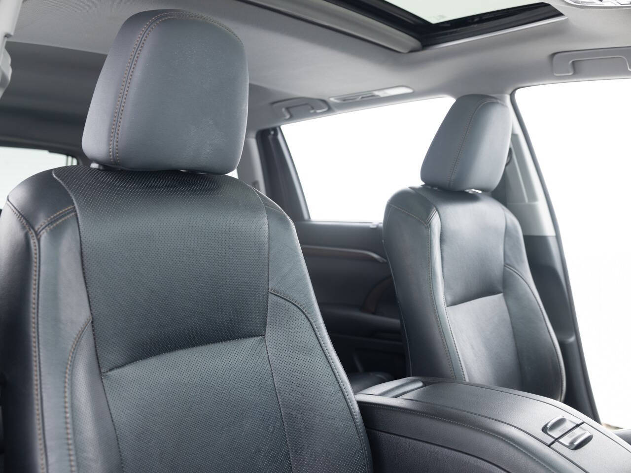 Used Car 2014 Toyota Highlander  Limited Platinum Awd 4dr Suv For Sale Under $15,000 In Coal City, Illinois