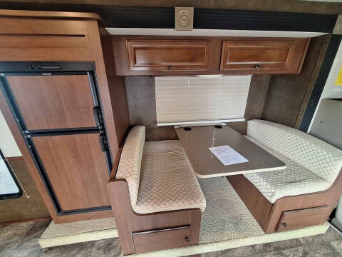 2014 Fleetwood RV Jamboree Searcher 31M