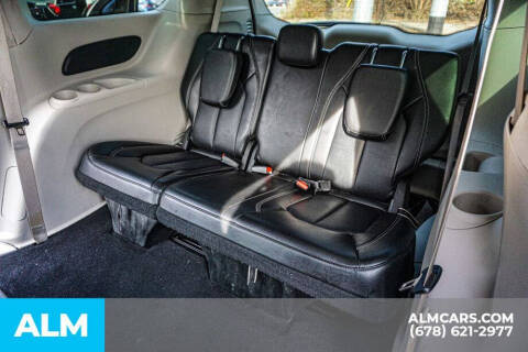 2024 Chrysler Pacifica Plug-In Hybrid Select