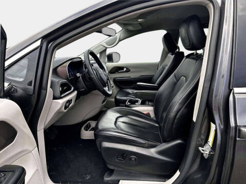 2020 Chrysler Voyager LXi