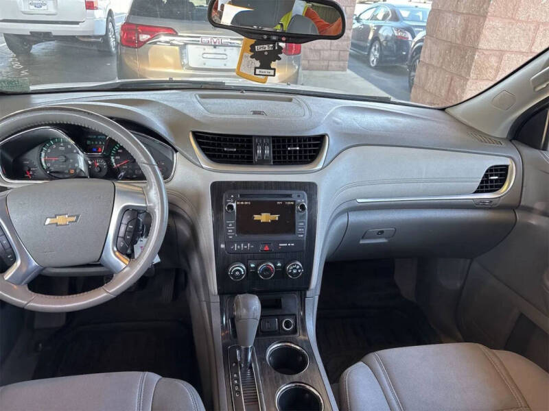 2017 Chevrolet Traverse LT