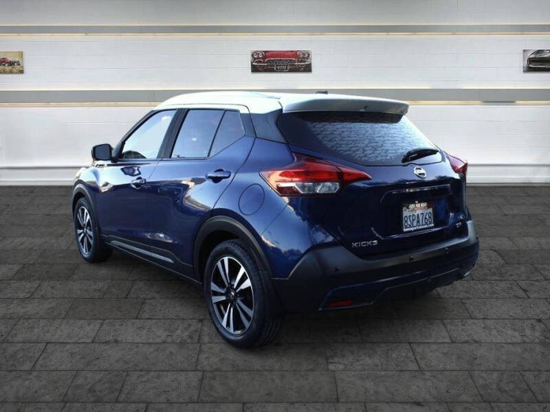 2020 Nissan Kicks SR