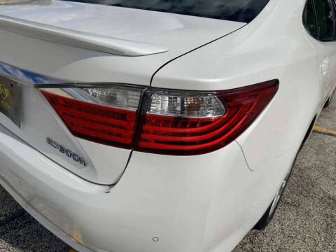 2013 Lexus ES 300h