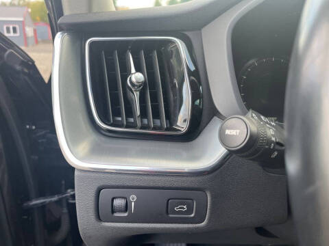 2018 Volvo XC60 T5 Momentum