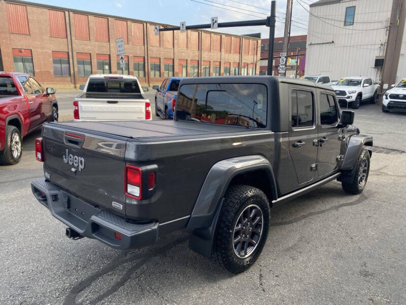 2022 Jeep Gladiator Overland