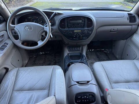 2005 Toyota Sequoia SR5