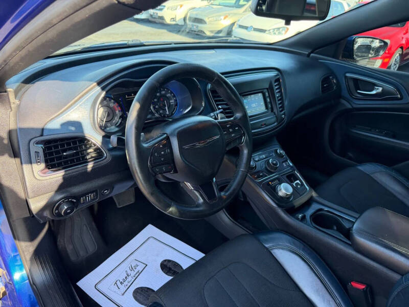 2015 Chrysler 200 S