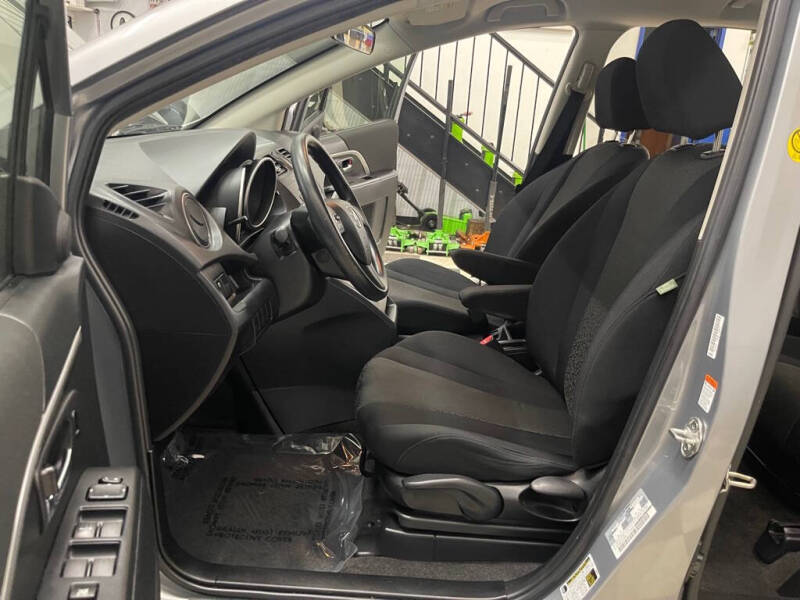 2012 Mazda MAZDA5 Sport