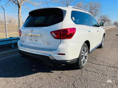 2017 Nissan Pathfinder SL