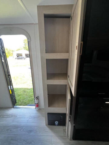 2025 Prime Time RV AVENGER LE 24RLS