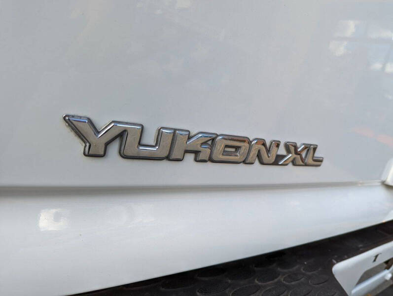 2003 GMC Yukon XL Denali