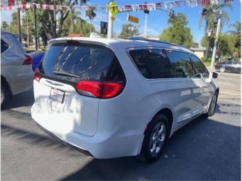 2017 Chrysler Pacifica Touring-L Plus