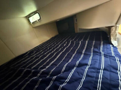 2012 Four Winns V305