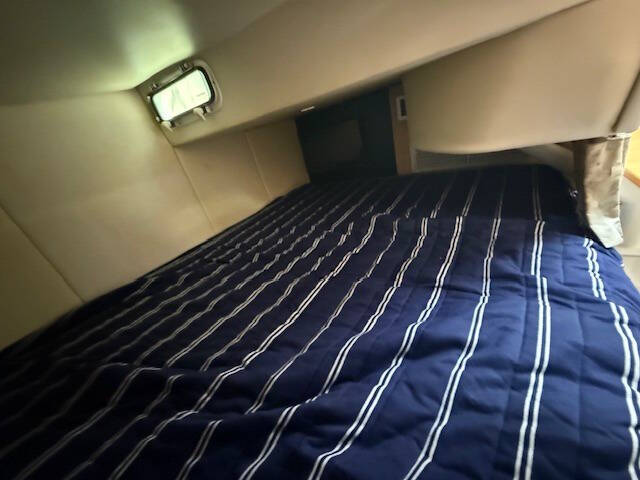 2012 Four Winns V305