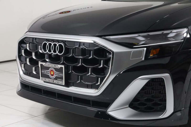 2024 Audi SQ8 4.0T quattro Premium Plus