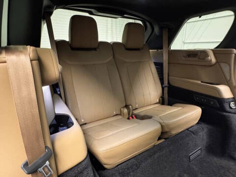 2023 Land Rover Range Rover P530 SE LWB