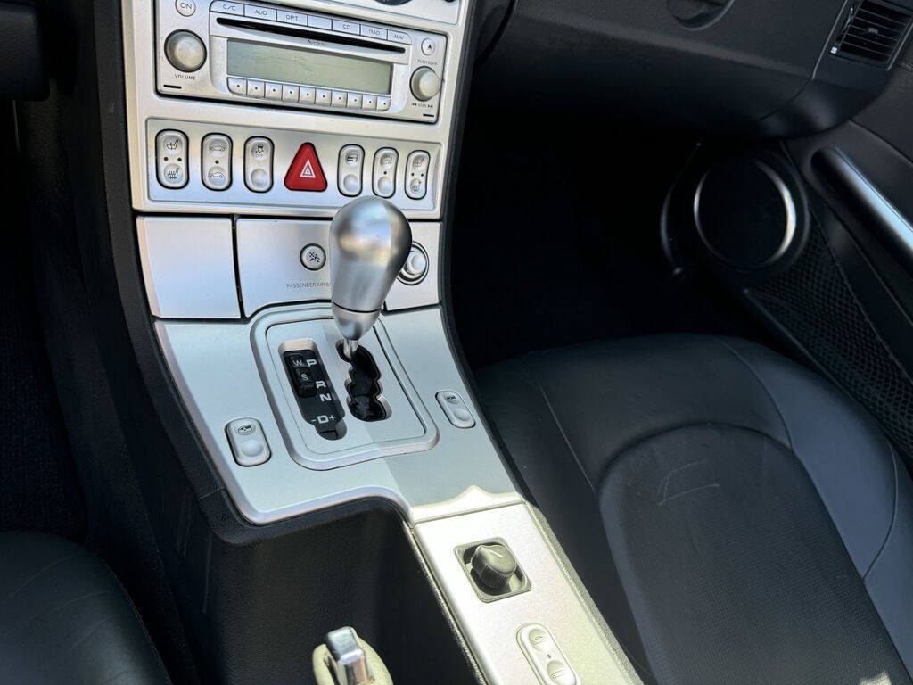 2005 Chrysler Crossfire 21