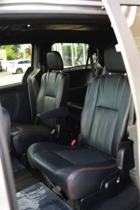 2016 Dodge Grand Caravan R/T