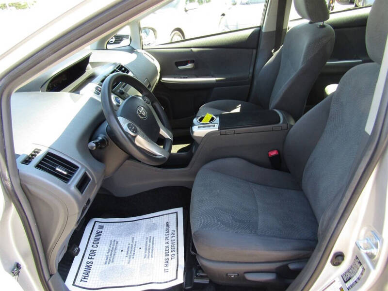 2012 Toyota Prius v Two