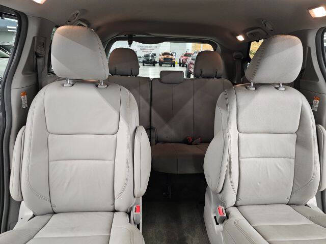 2017 Toyota Sienna XLE 7-Passenger