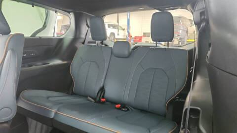 2027 Chrysler Pacifica Pinnacle