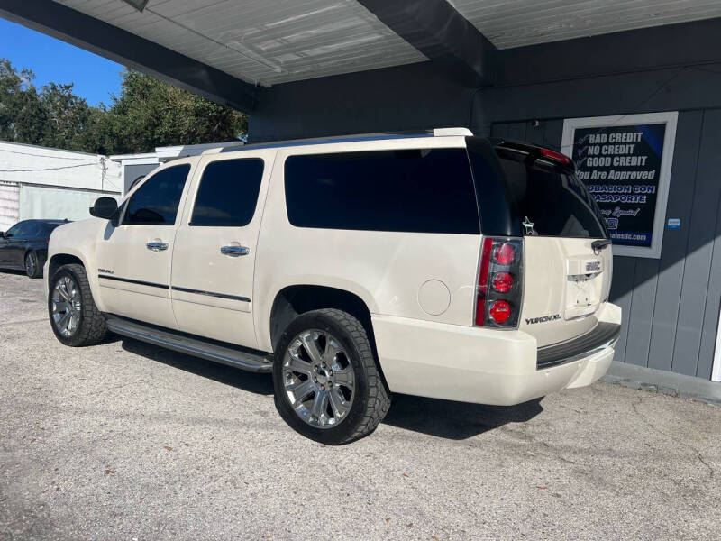 2013 GMC Yukon XL Denali photo 3