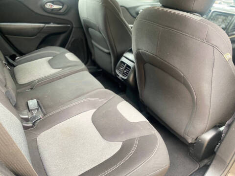 2014 Jeep Cherokee Sport