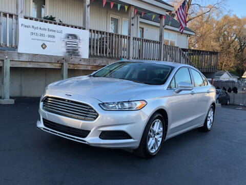 2013 Ford Fusion for sale at Flash Ryd Auto Sales in Kansas City KS