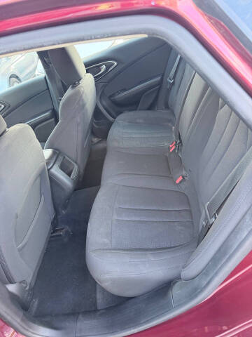2015 Chrysler 200 LX