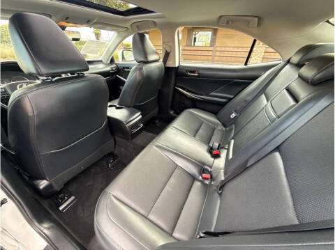 2017 Lexus IS 200t